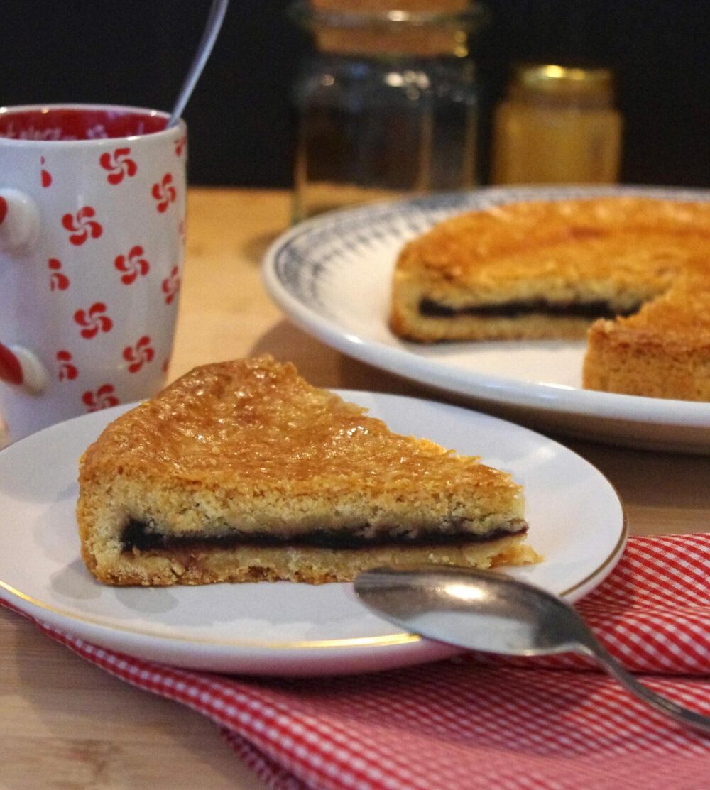 Gâteau basque aux cerises noires (Boîte de 600 g)